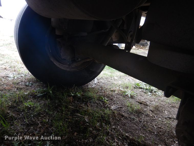 image for item HU9710 2009 Aulick 4270542 live bottom trailer