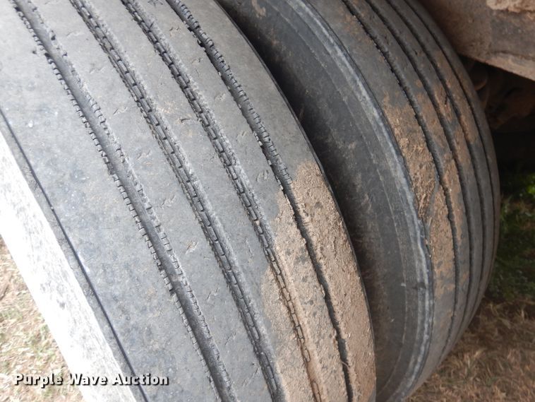 image for item HU9710 2009 Aulick 4270542 live bottom trailer