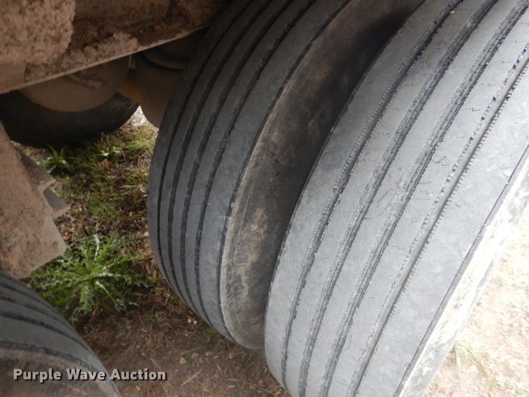 image for item HU9710 2009 Aulick 4270542 live bottom trailer