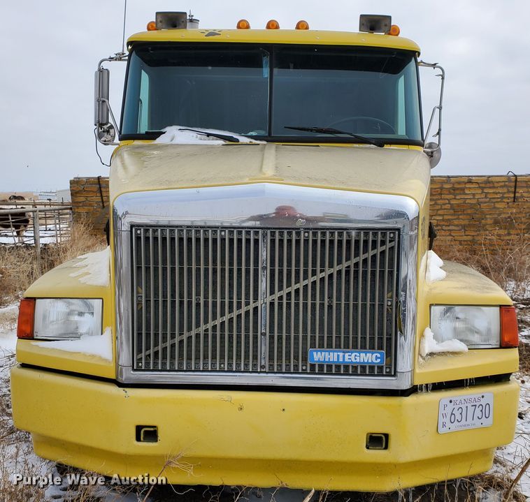 image for item HW9671 1989 White GMC WIA  semi truck