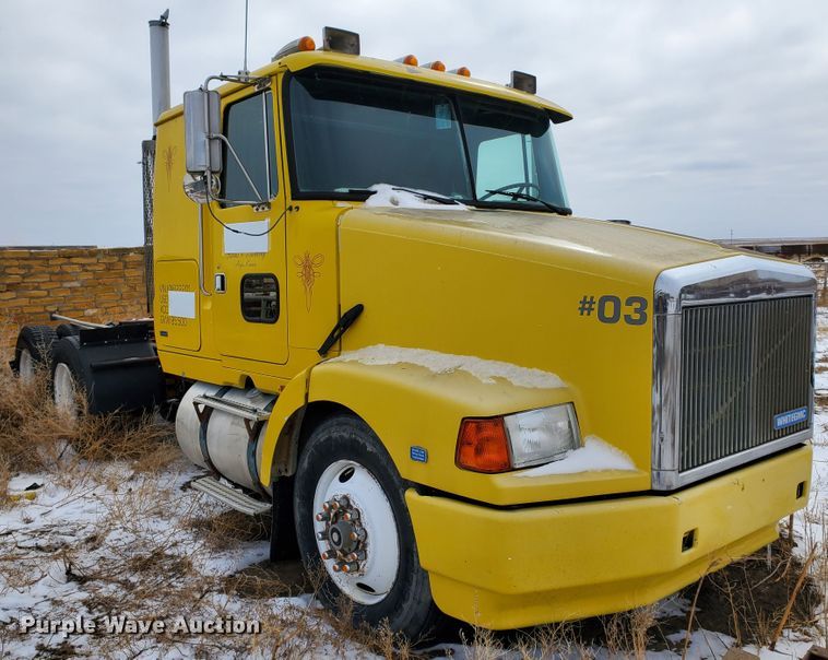 image for item HW9671 1989 White GMC WIA  semi truck