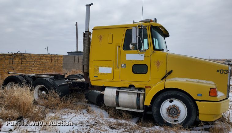 image for item HW9671 1989 White GMC WIA  semi truck