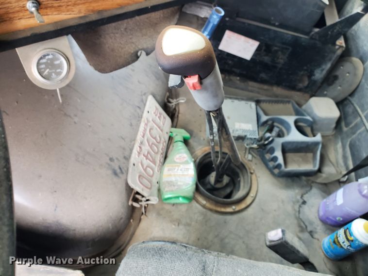 image for item HW9671 1989 White GMC WIA  semi truck