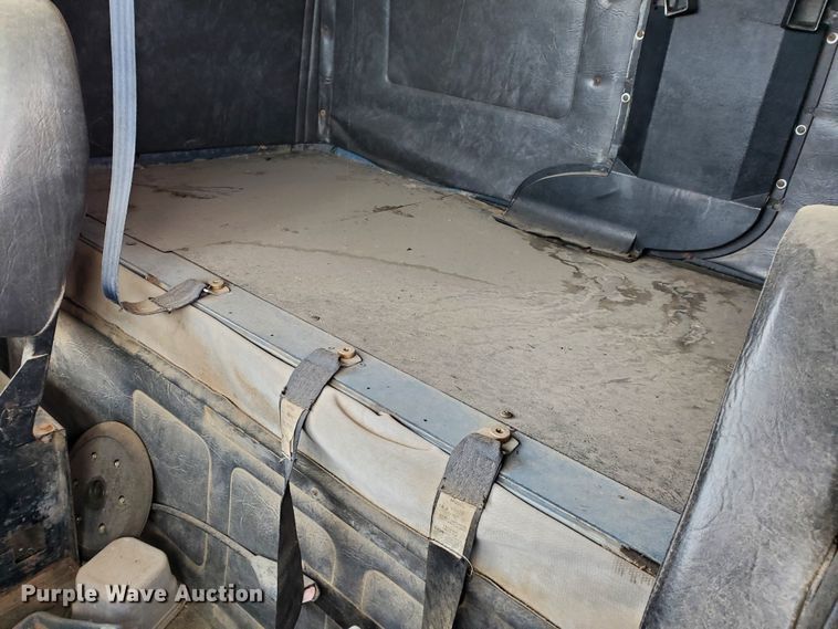 image for item HW9671 1989 White GMC WIA  semi truck