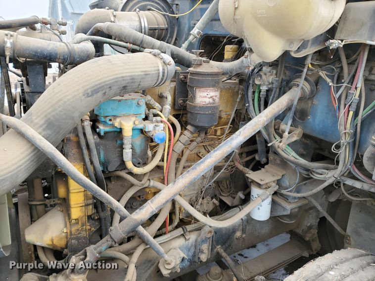 image for item HW9671 1989 White GMC WIA  semi truck