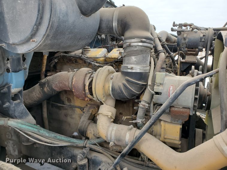 image for item HW9671 1989 White GMC WIA  semi truck