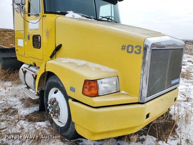 image for item HW9671 1989 White GMC WIA  semi truck