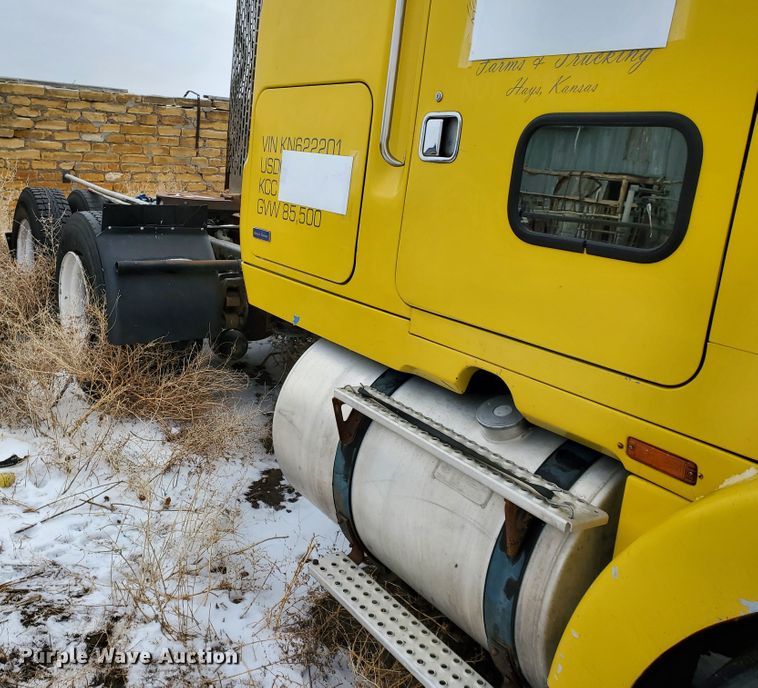 image for item HW9671 1989 White GMC WIA  semi truck