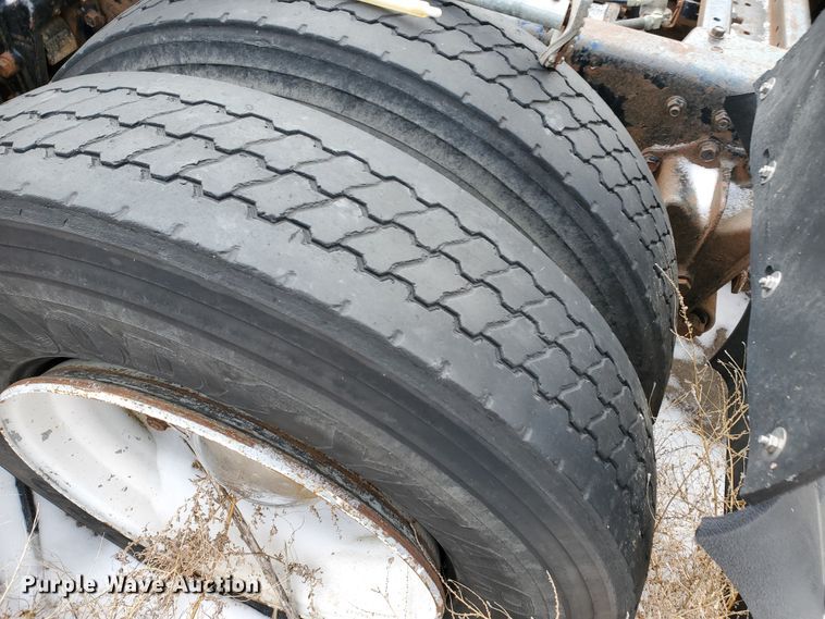 image for item HW9671 1989 White GMC WIA  semi truck