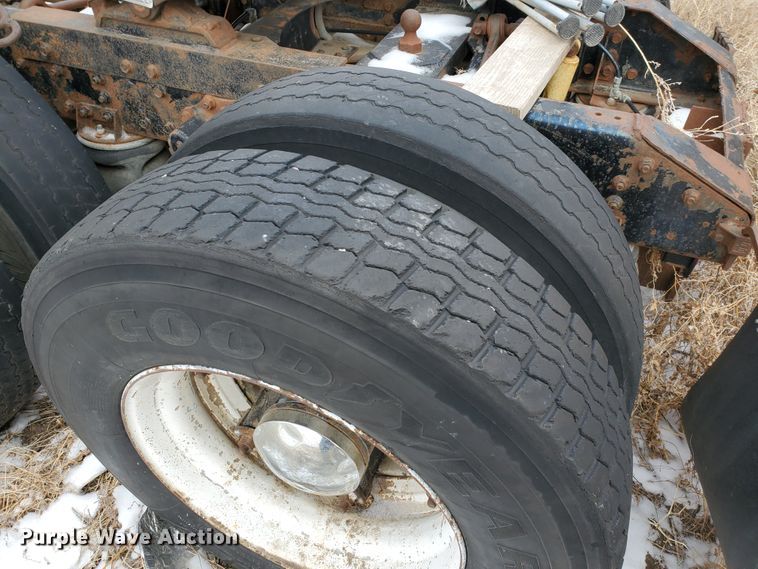 image for item HW9671 1989 White GMC WIA  semi truck