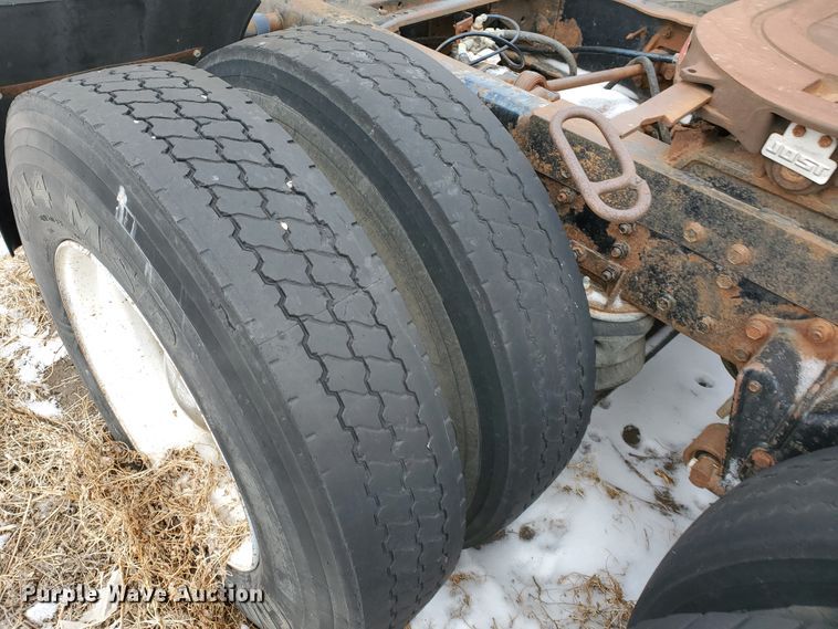 image for item HW9671 1989 White GMC WIA  semi truck