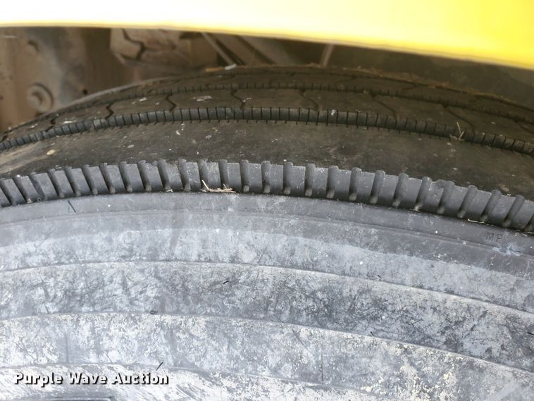 image for item HW9671 1989 White GMC WIA  semi truck