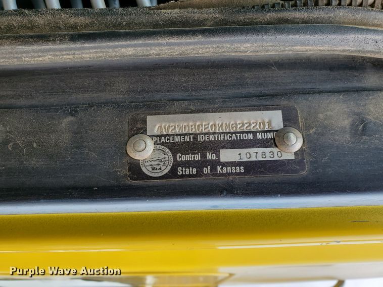 image for item HW9671 1989 White GMC WIA  semi truck