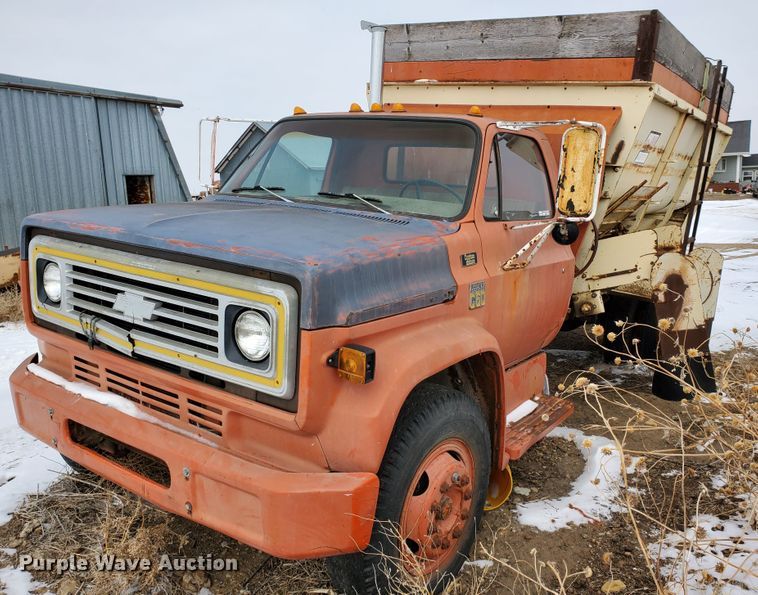 image for item HW9672 1977 Chevrolet C60  feed mixer truck