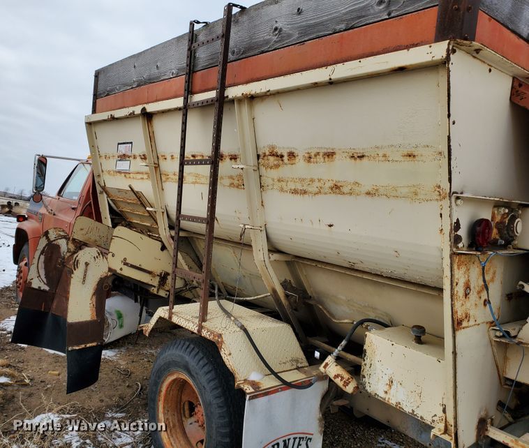 image for item HW9672 1977 Chevrolet C60  feed mixer truck