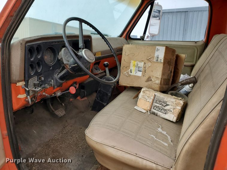 image for item HW9672 1977 Chevrolet C60  feed mixer truck