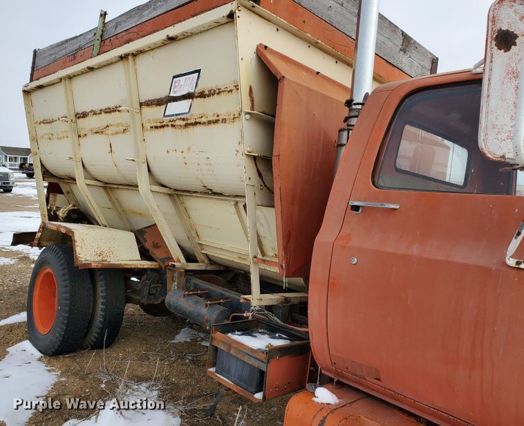 image for item HW9672 1977 Chevrolet C60  feed mixer truck