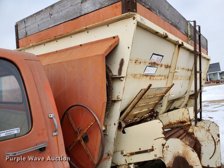 image for item HW9672 1977 Chevrolet C60  feed mixer truck