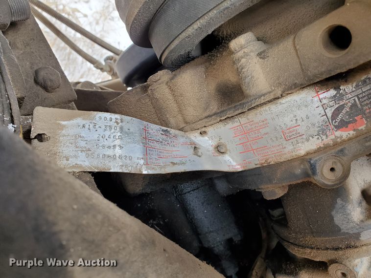 image for item HW9673 1993 International 8200  semi truck