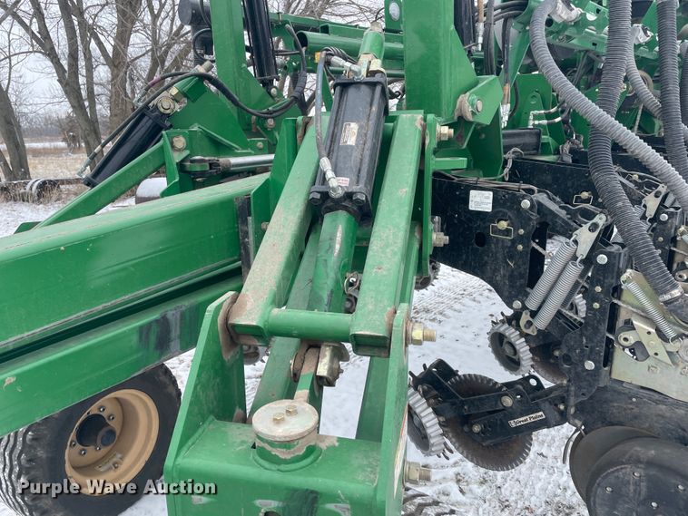 image for item HX9796 2016 Great Plains YP-1225A  no-till planter