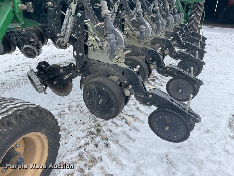 image for item HX9796 2016 Great Plains YP-1225A  no-till planter