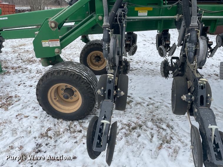 image for item HX9796 2016 Great Plains YP-1225A  no-till planter