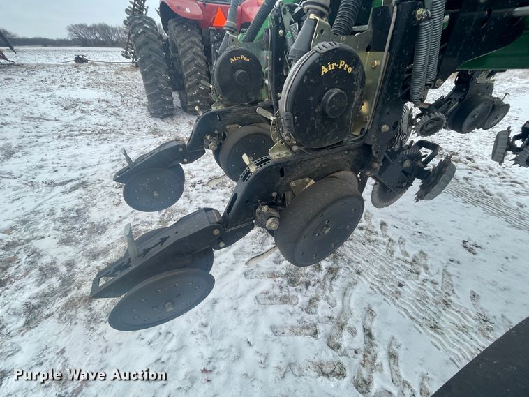 image for item HX9796 2016 Great Plains YP-1225A  no-till planter