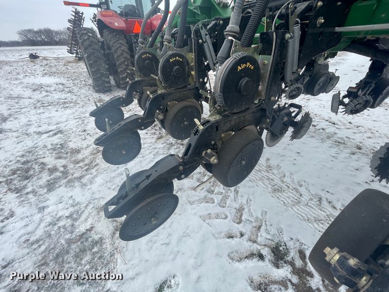 image for item HX9796 2016 Great Plains YP-1225A  no-till planter