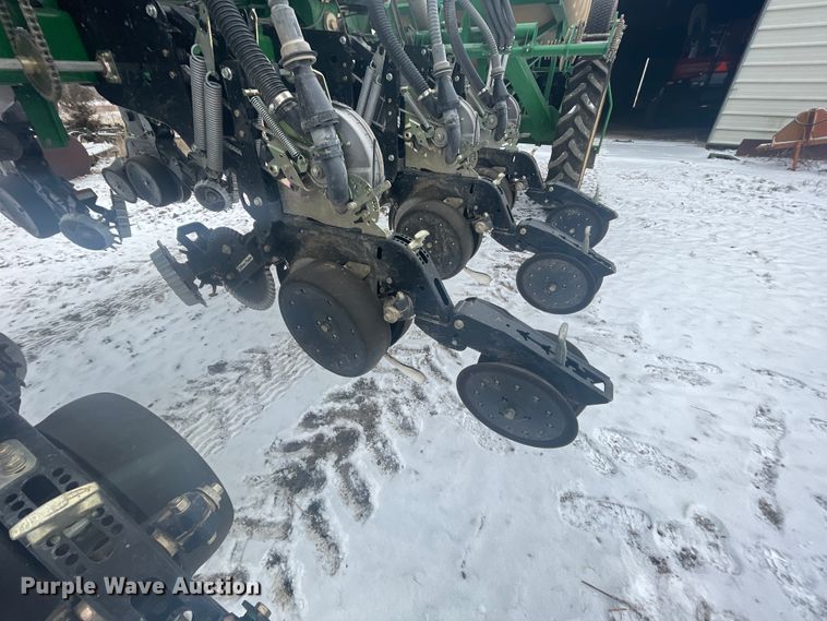 image for item HX9796 2016 Great Plains YP-1225A  no-till planter