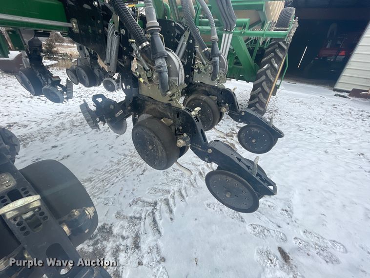 image for item HX9796 2016 Great Plains YP-1225A  no-till planter