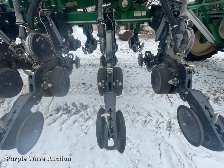 image for item HX9796 2016 Great Plains YP-1225A  no-till planter