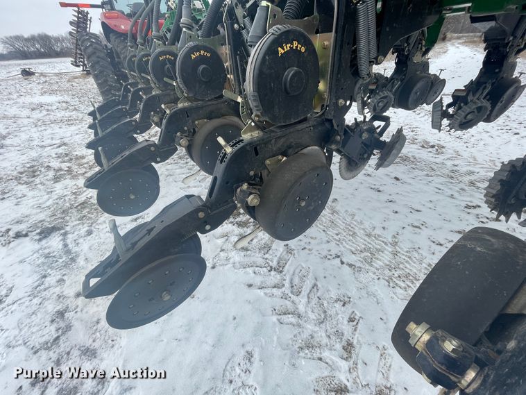 image for item HX9796 2016 Great Plains YP-1225A  no-till planter