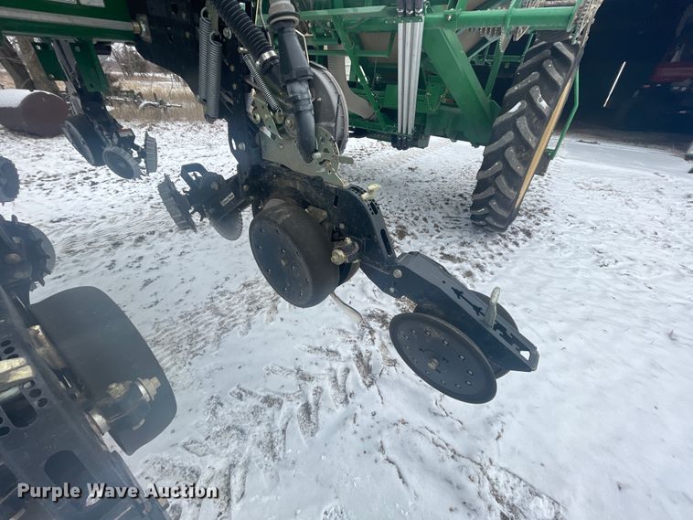 image for item HX9796 2016 Great Plains YP-1225A  no-till planter