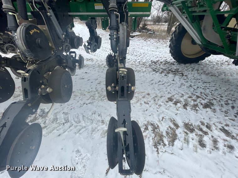 image for item HX9796 2016 Great Plains YP-1225A  no-till planter