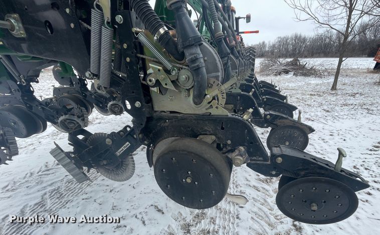 image for item HX9796 2016 Great Plains YP-1225A  no-till planter