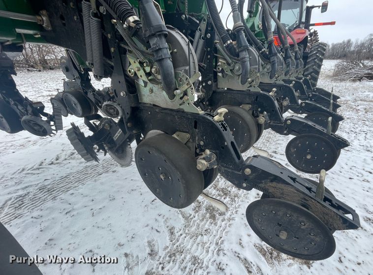 image for item HX9796 2016 Great Plains YP-1225A  no-till planter