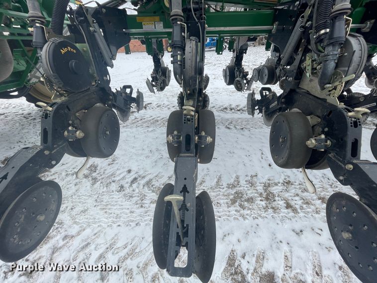 image for item HX9796 2016 Great Plains YP-1225A  no-till planter