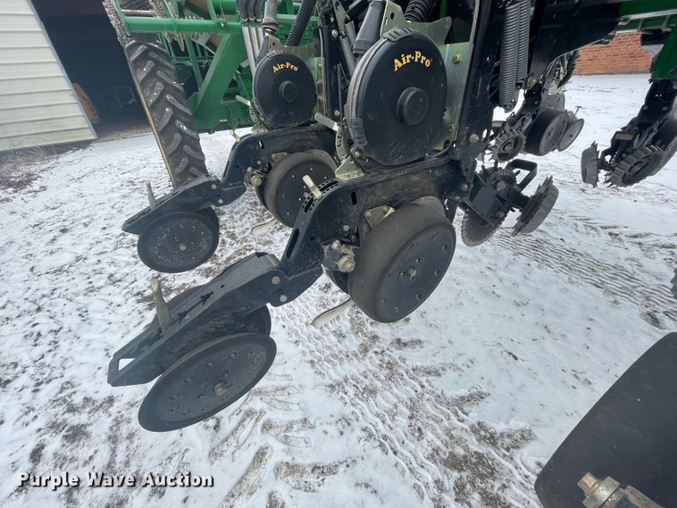 image for item HX9796 2016 Great Plains YP-1225A  no-till planter