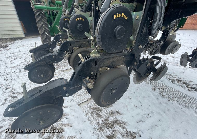 image for item HX9796 2016 Great Plains YP-1225A  no-till planter