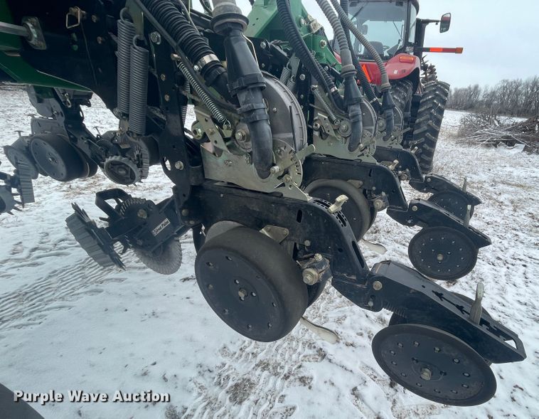 image for item HX9796 2016 Great Plains YP-1225A  no-till planter