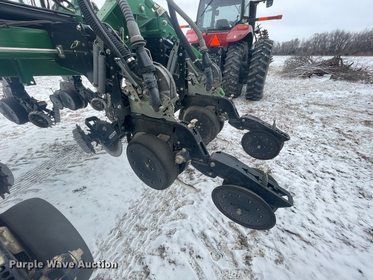 image for item HX9796 2016 Great Plains YP-1225A  no-till planter