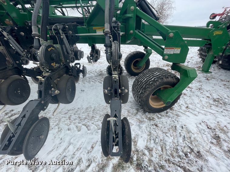 image for item HX9796 2016 Great Plains YP-1225A  no-till planter