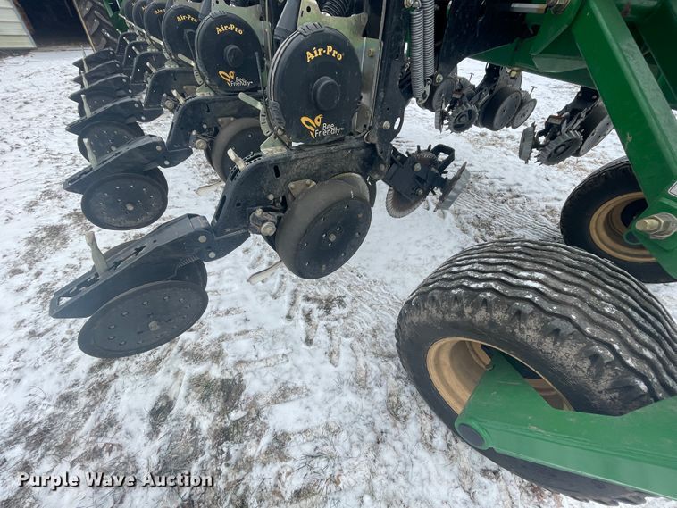 image for item HX9796 2016 Great Plains YP-1225A  no-till planter