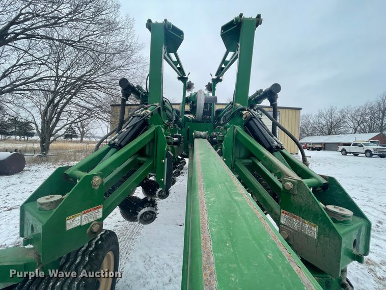 image for item HX9796 2016 Great Plains YP-1225A  no-till planter