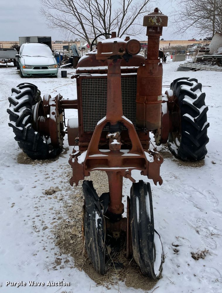 image for item HX9811 International Harvester F30  tractor