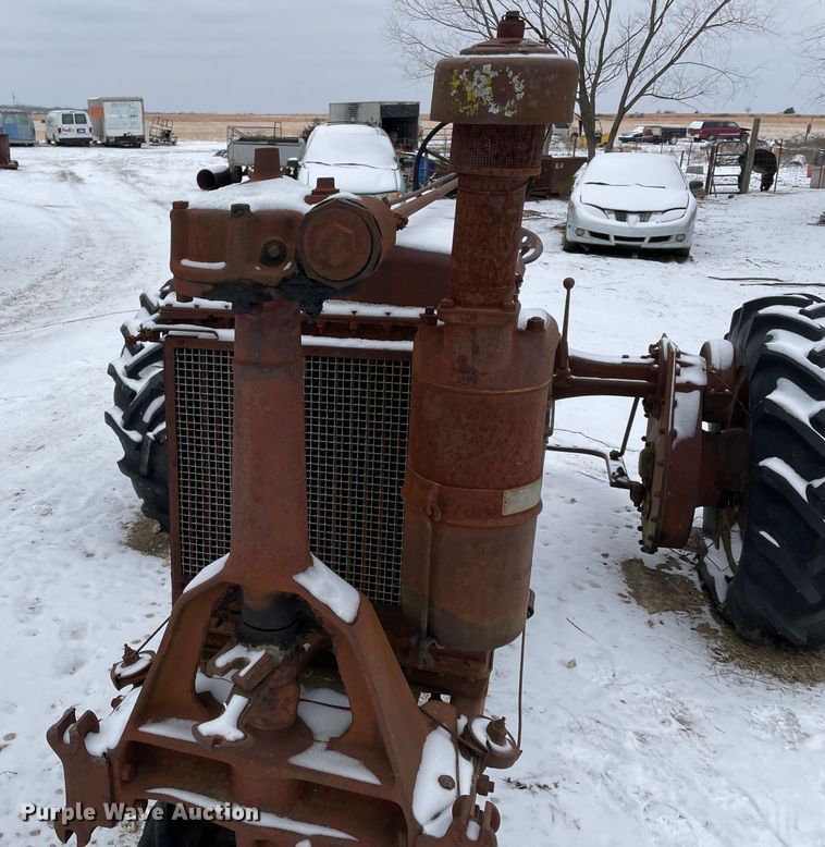 image for item HX9811 International Harvester F30  tractor