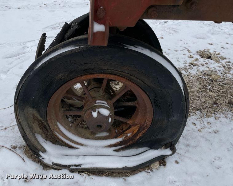 image for item HX9811 International Harvester F30  tractor