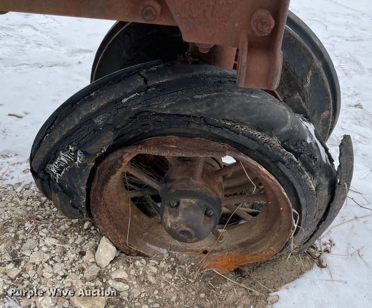 image for item HX9811 International Harvester F30  tractor