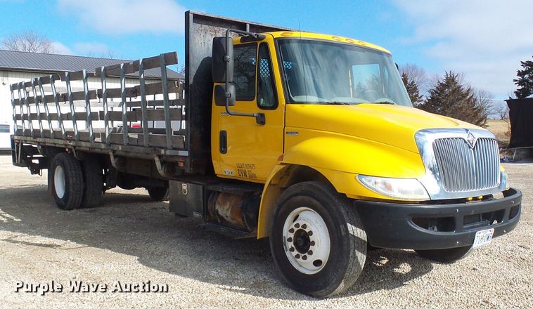 image for item DC2760 2008 International 4300  flatbed truck
