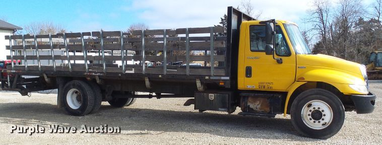 image for item DC2760 2008 International 4300  flatbed truck
